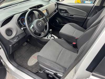 Toyota Yaris 1.5 Hybrid Active Argento usata San Giuseppe Vesuviano