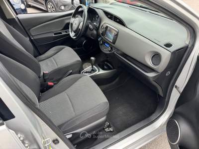 Toyota Yaris 1.5 Hybrid Active Argento usata San Giuseppe Vesuviano