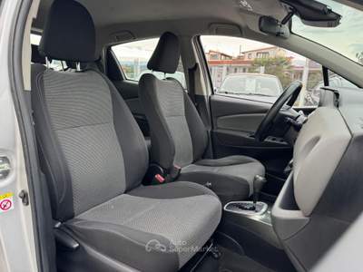 Toyota Yaris 1.5 Hybrid Active Argento usata San Giuseppe Vesuviano