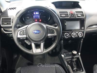 Subaru Forester 2.0i 6MT Style Bi-Fuel Argento usata Cuneo