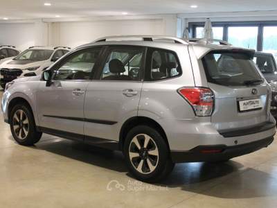 Subaru Forester 2.0i 6MT Style Bi-Fuel Argento usata Cuneo