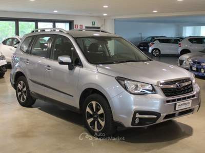 Subaru Forester 2.0i 6MT Style Bi-Fuel Argento usata Cuneo