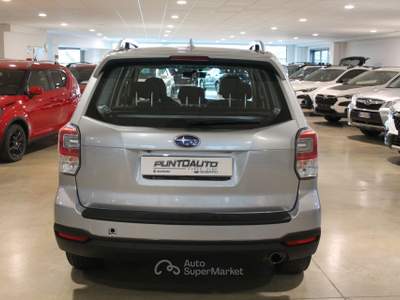 Subaru Forester 2.0i 6MT Style Bi-Fuel Argento usata Cuneo