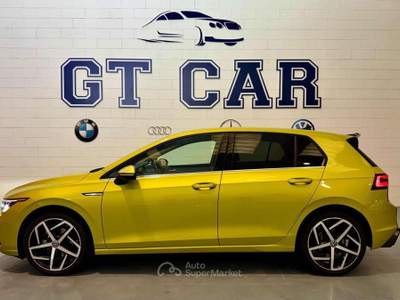 Volkswagen Golf 1.5 eTSI 150 CV EVO ACT DSG Style Giallo usata Inzago