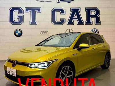 Volkswagen Golf 1.5 eTSI 150 CV EVO ACT DSG Style Giallo usata Inzago