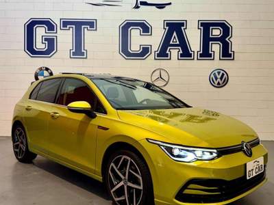 Volkswagen Golf 1.5 eTSI 150 CV EVO ACT DSG Style Giallo usata Inzago