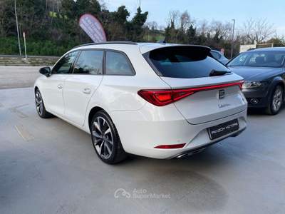 Seat Leon Leon Sportstourer 2.0 tdi FR 150cv dsg Bianco usata Porto San Giorgio