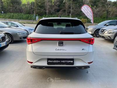Seat Leon Leon Sportstourer 2.0 tdi FR 150cv dsg Bianco usata Porto San Giorgio