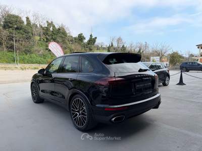 Porsche Cayenne Cayenne 3.0 Platinum Edition tiptronic Nero usata Porto San Giorgio