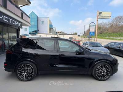 Porsche Cayenne Cayenne 3.0 Platinum Edition tiptronic Nero usata Porto San Giorgio