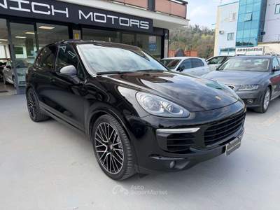 Porsche Cayenne Cayenne 3.0 Platinum Edition tiptronic Nero usata Porto San Giorgio