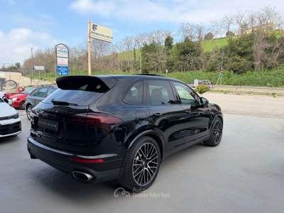 Porsche Cayenne Cayenne 3.0 Platinum Edition tiptronic Nero usata Porto San Giorgio