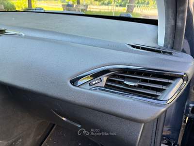 Peugeot 208 5p. GPL Active Blu/Azzurro usata Maserà di Padova