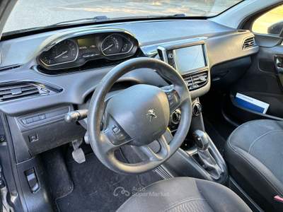 Peugeot 208 5p. GPL Active Blu/Azzurro usata Maserà di Padova