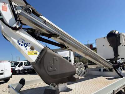 Mercedes-Benz Sprinter piattaforma aerea 18 mt Bianco usata San Miniato