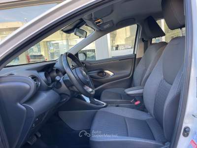 Toyota Yaris 1.5h Trend UNICO PROPRIETARIO OK NEOPATENTATI BELLISSIMA Bianco usata Cesano Maderno