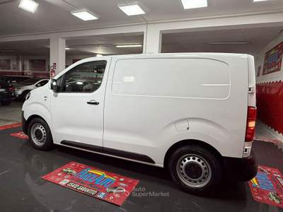 Toyota Proace 1.6 115cv Furgone 5p.10q - 2018 Bianco usata Giugliano in Campania
