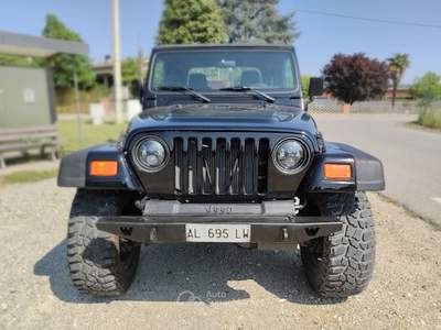 Jeep Wrangler 2.5 Soft Top 4 posti Nero usata SAN MARTINO SICCOMARIO