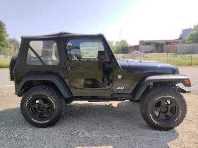 Jeep Wrangler 2.5 Soft Top 4 posti Nero usata SAN MARTINO SICCOMARIO
