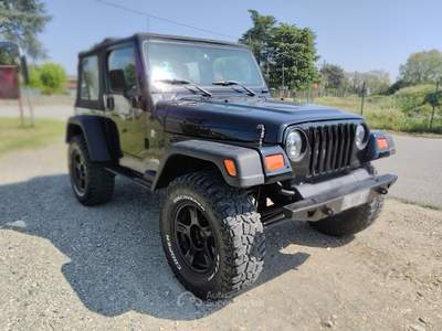 Jeep Wrangler 2.5 Soft Top 4 posti Nero usata SAN MARTINO SICCOMARIO