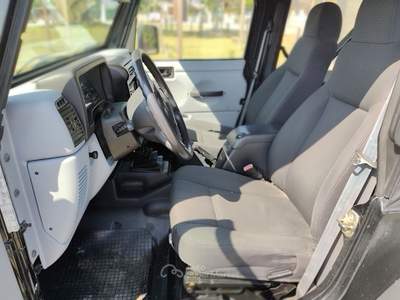 Jeep Wrangler 2.5 Soft Top 4 posti Nero usata SAN MARTINO SICCOMARIO