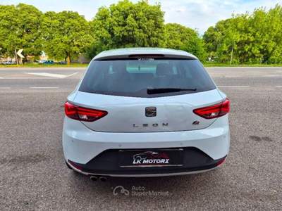 Seat Leon Leon 2.0 TDI 184 CV DSG 5p. FR Bianco usata Ferrara