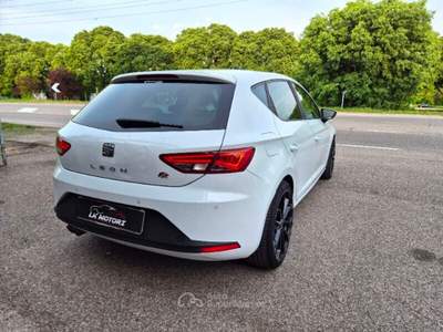 Seat Leon Leon 2.0 TDI 184 CV DSG 5p. FR Bianco usata Ferrara
