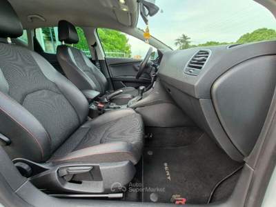 Seat Leon Leon 2.0 TDI 184 CV DSG 5p. FR Bianco usata Ferrara