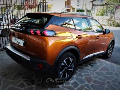 Peugeot 2008 S&S Allure Pack Arancione usata Lavis