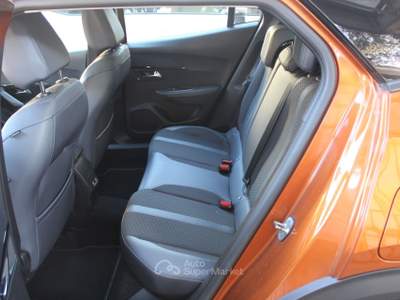 Peugeot 2008 S&S Allure Pack Arancione usata Lavis