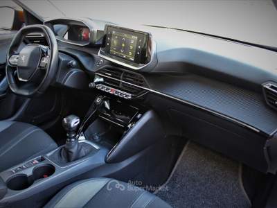 Peugeot 2008 S&S Allure Pack Arancione usata Lavis
