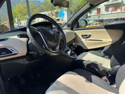 Lancia Ypsilon Ypsilon 1.2 69 CV 5 porte S&S Platinum Bronzo usata SAREZZO