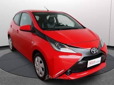 Toyota Aygo 1.0 VVT-i 69 CV 5 porte x-cool Rosso usata Fano