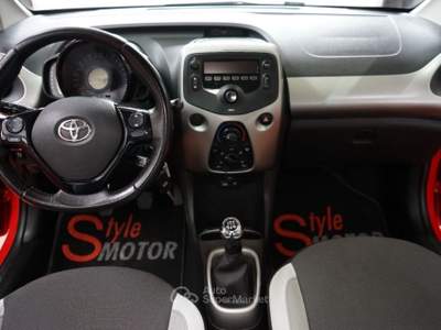 Toyota Aygo 1.0 VVT-i 69 CV 5 porte x-cool Rosso usata Fano
