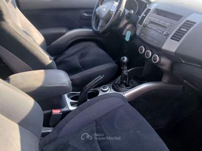 Mitsubishi Outlander 4x4 Nero usata SAMARATE