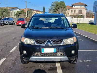 Mitsubishi Outlander 4x4 Nero usata SAMARATE