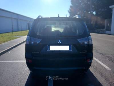 Mitsubishi Outlander 4x4 Nero usata SAMARATE