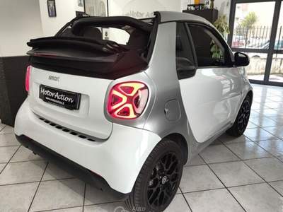 Smart ForTwo smart forTwo Cabrio 1.0 Passion 71cv twinamic NEOPATENTATI Bianco usata Scafati