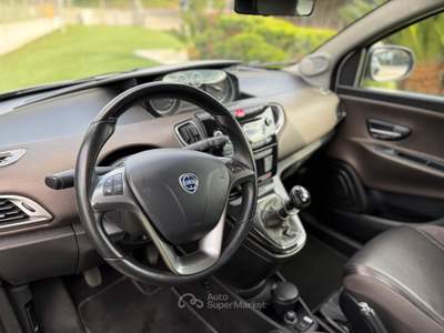 Lancia Ypsilon 85 CV 5 porte S&S Platinum Argento usata Calvi Risorta