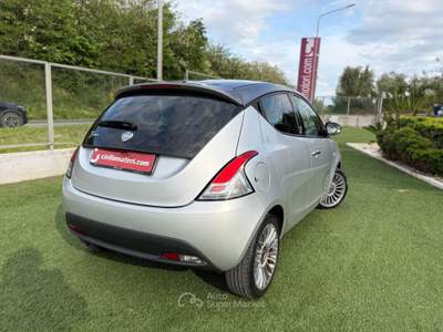 Lancia Ypsilon 85 CV 5 porte S&S Platinum Argento usata Calvi Risorta