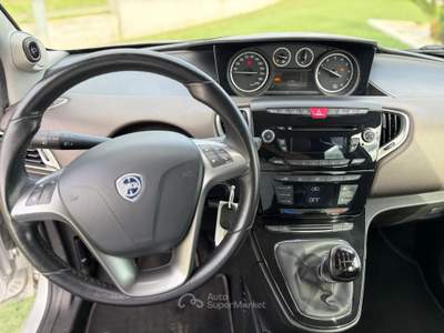 Lancia Ypsilon 85 CV 5 porte S&S Platinum Argento usata Calvi Risorta