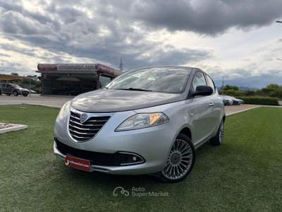 Lancia Ypsilon 85 CV 5 porte S&S Platinum Argento usata Calvi Risorta