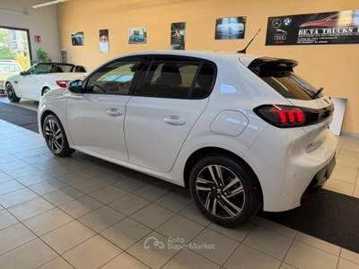 Peugeot 208 In perfette condizioni e pronta a viaggiare con te Bianco usata Quarrata
