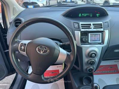 Toyota Yaris 3p 1.0 69cv Navi Nero usata Cernusco sul Naviglio