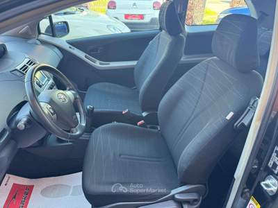 Toyota Yaris 3p 1.0 69cv Navi Nero usata Cernusco sul Naviglio