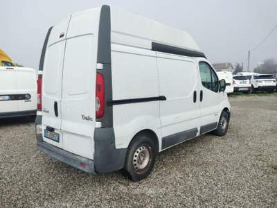 Renault Master trafic T29 2.0 dci 115cv L1H2 trafic T29 2.0 dci 115cv L1H2 Bianco usata Prato