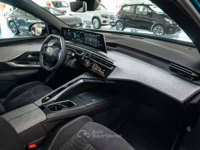 Peugeot 3008 3008 1.2 hybrid GT 145cv e-dcs6 Blu/Azzurro usata Seveso