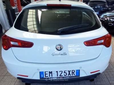Alfa Romeo Giulietta 2.0 JTD 140 CV Distinctive Bianco usata Torino