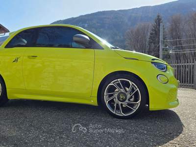 Abarth 500 500e 47 kWh Scorpionissima - Tetto panorama/18" Verde usata Vandoies