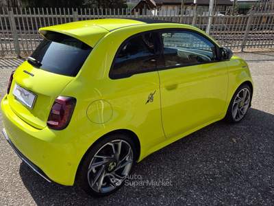Abarth 500 500e 47 kWh Scorpionissima - Tetto panorama/18" Verde usata Vandoies
